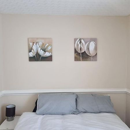 Cheerful 3-Bedroom House Brierley Hill Dış mekan fotoğraf