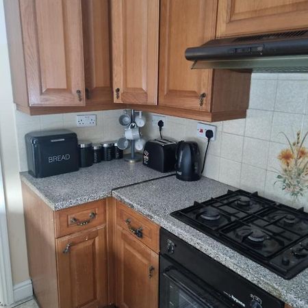 Cheerful 3-Bedroom House Brierley Hill Dış mekan fotoğraf