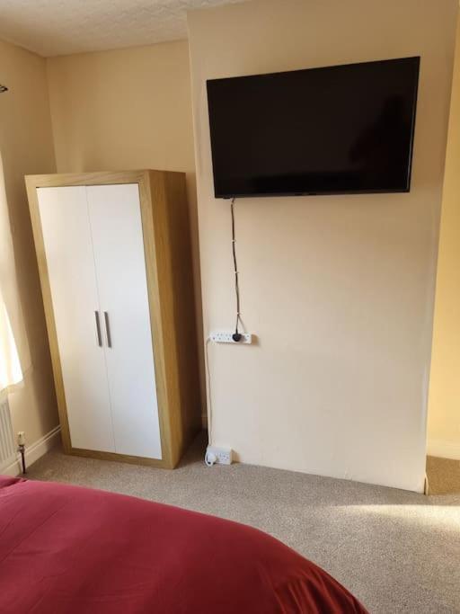 Cheerful 3-Bedroom House Brierley Hill Dış mekan fotoğraf