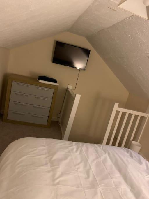 Cheerful 3-Bedroom House Brierley Hill Dış mekan fotoğraf