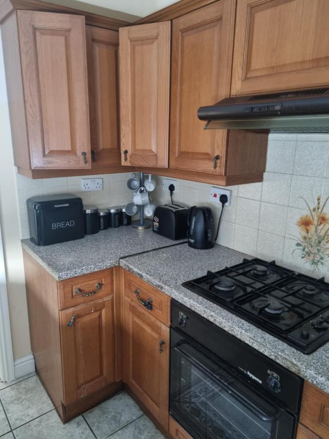 Cheerful 3-Bedroom House Brierley Hill Dış mekan fotoğraf