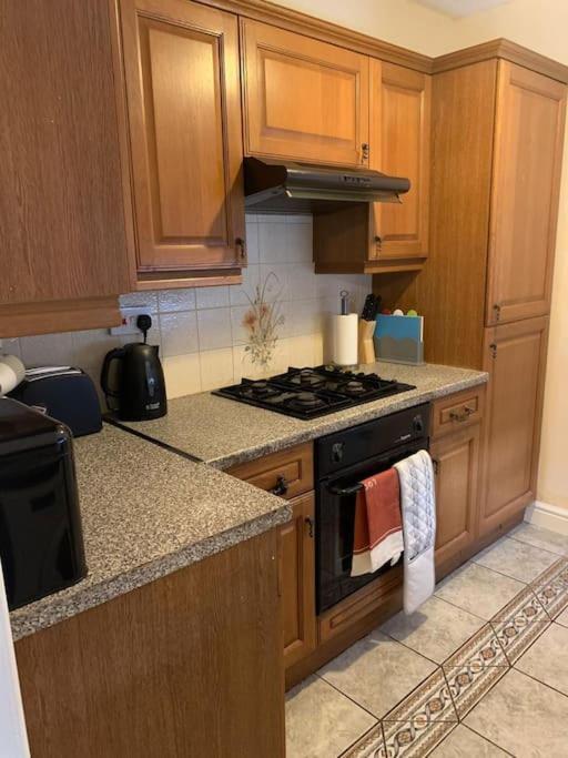 Cheerful 3-Bedroom House Brierley Hill Dış mekan fotoğraf